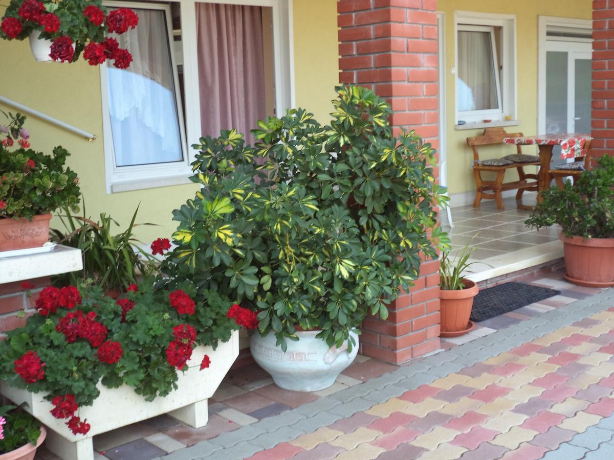Holp Panzio Hotell Balatonföldvár Eksteriør bilde