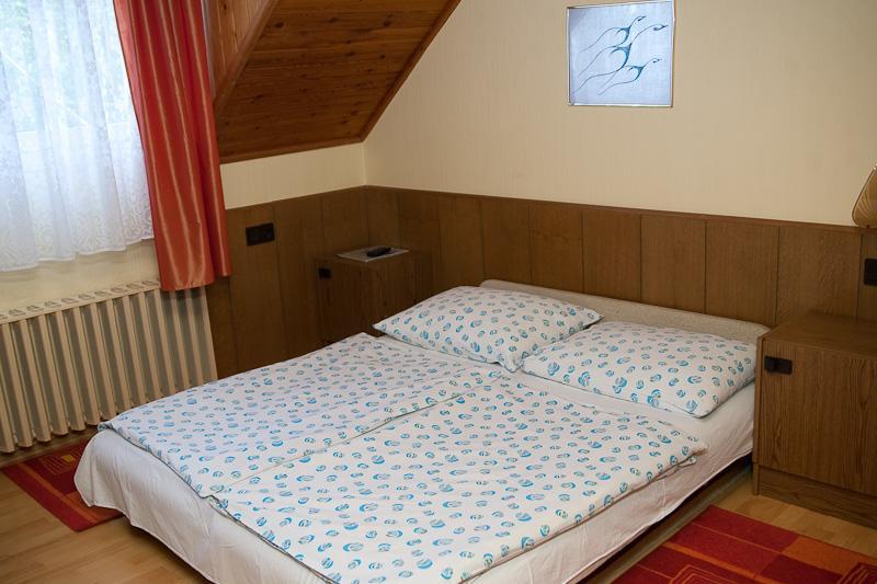 Holp Panzio Hotell Balatonföldvár Eksteriør bilde
